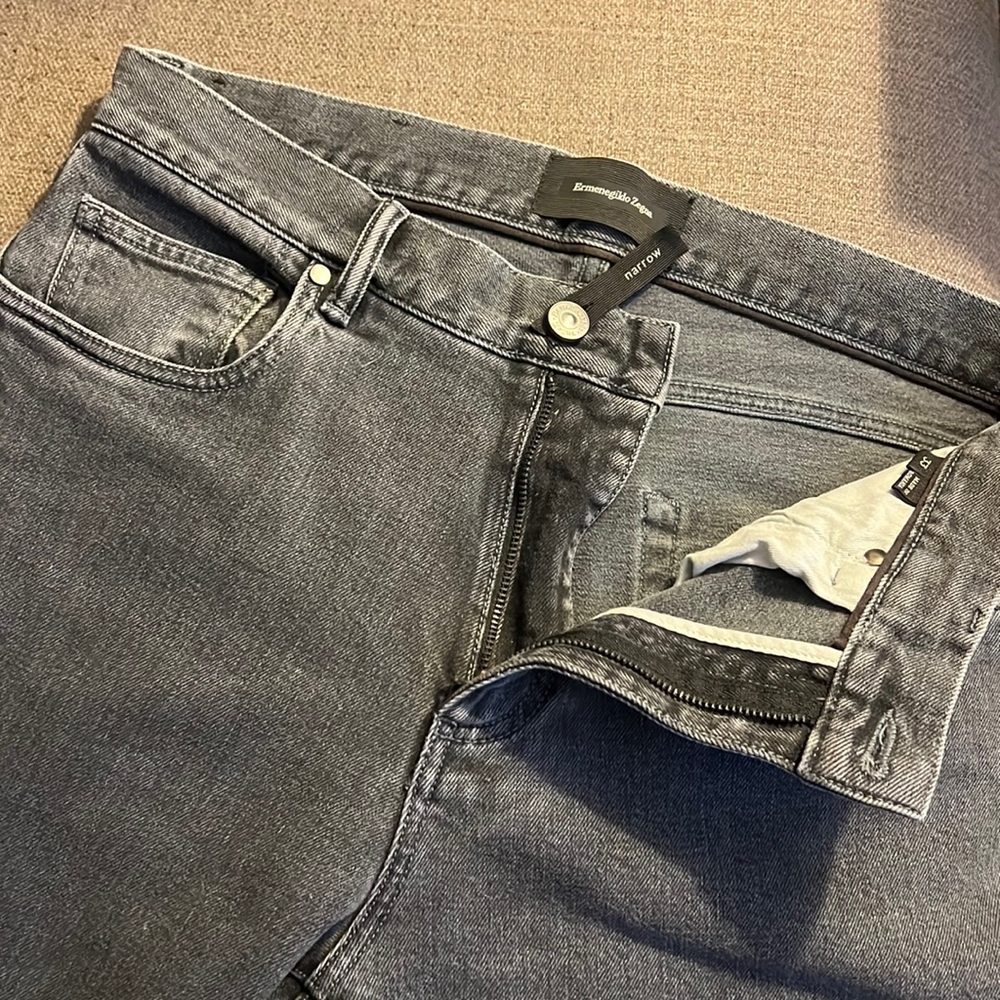 Zegna slim fit jeans. Designer jeans at a big discount!